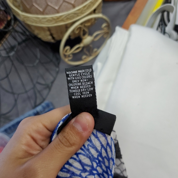 New Alfani Blouse - Picture 5 of 5